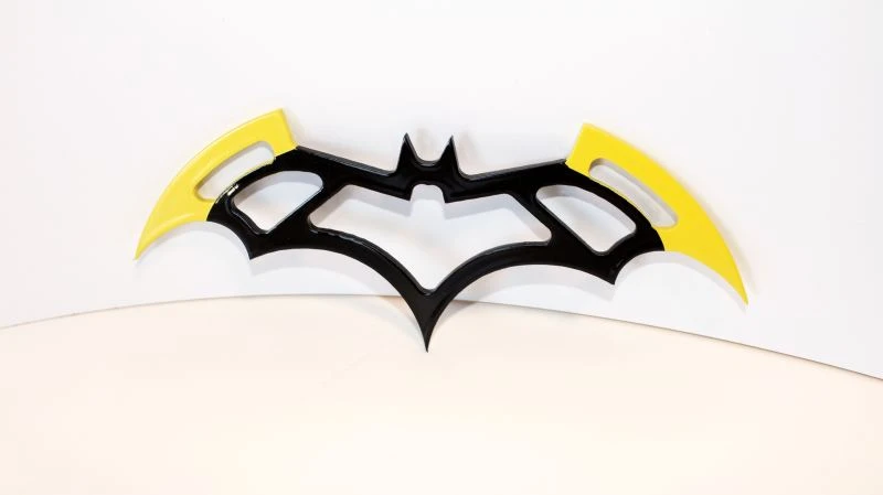 BATGIRL METAL BATARANG